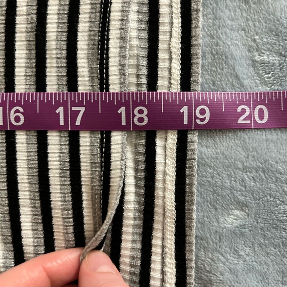 B&W Striped Charlotte Russe Tee - Picture 5 of 7